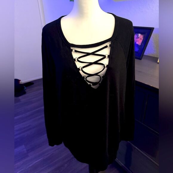 Sexy top size 2 long sleeved top torrid - Picture 1 of 4